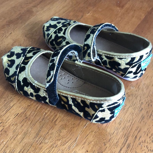 Size 9 toddler girls toms - Picture 1 of 4